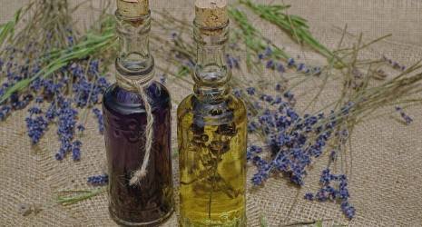 ¿Qué consecuencias puede tener un tapón de drenaje de aceite con fugas en el medio ambiente?